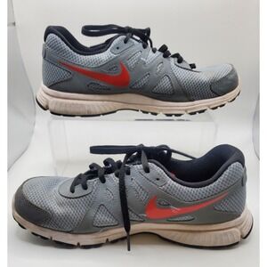 Nike‎ Revolution 2 Youth Size 6Y Gray Shoes/  Red Swoosh